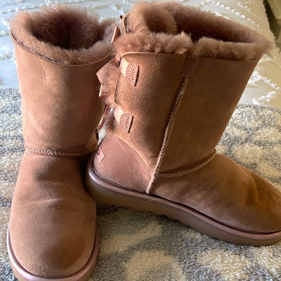 Women’s Ugg Boots with Bows - Picture 1 of 1